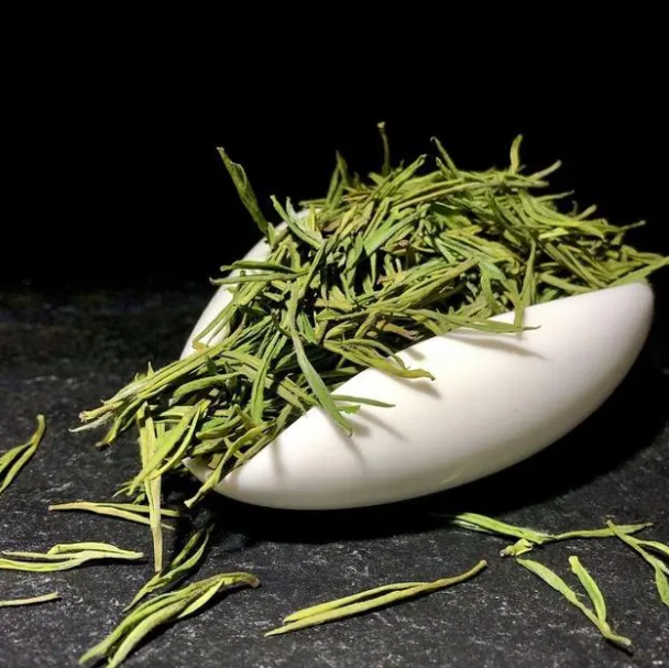 安吉白茶：名字“白”却属绿茶，产地、特点与误区全解析